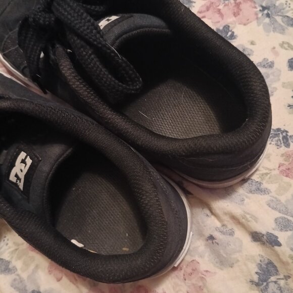 Womens Dc Shoes ( Size 6) - Picture 7 of 7